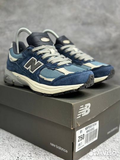 Кроссовки New Balance 2002R