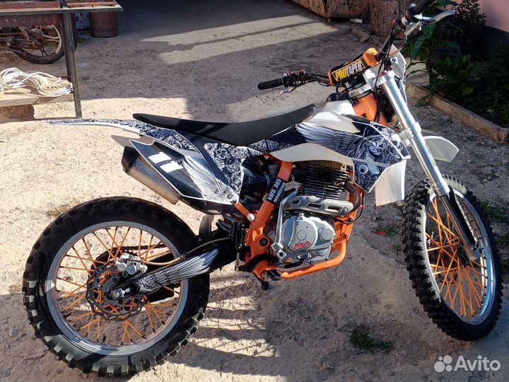 Продаю мотокросс kayo к1 на полном ходу сел поехал