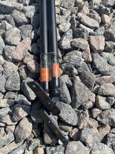 Амортизаторы багажник Subaru Legacy Outback B14 BR