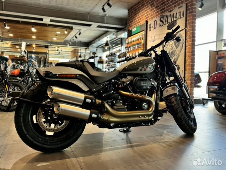 Harley-Davidson Softail Fat Bob (Billiard Gray) 20