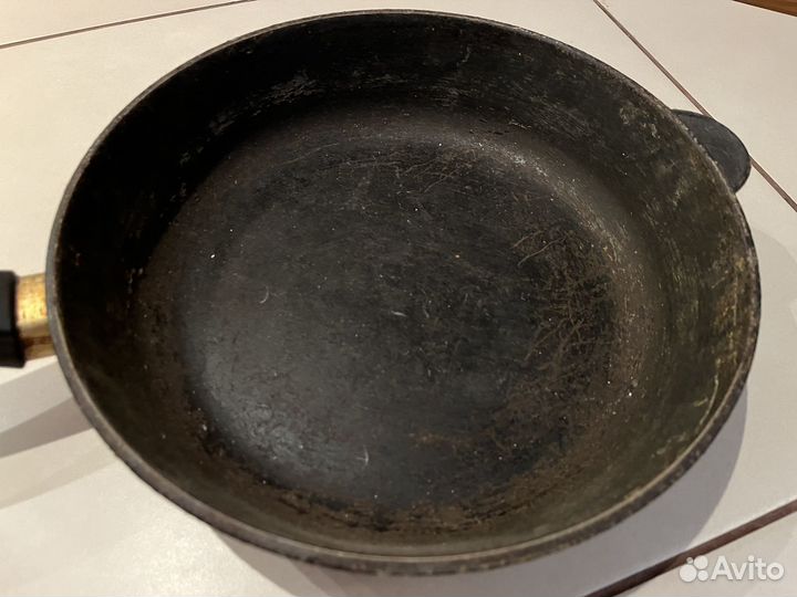 Чугунная сковорода