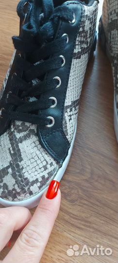 Кеды женские Guess