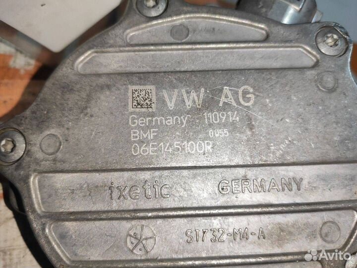 Вакуумный насос Audi A4 B8 2009 06E145100R