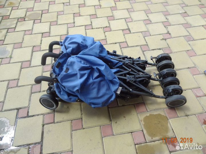 Коляска для двойни