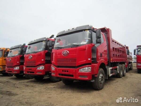 Водитель самосвала