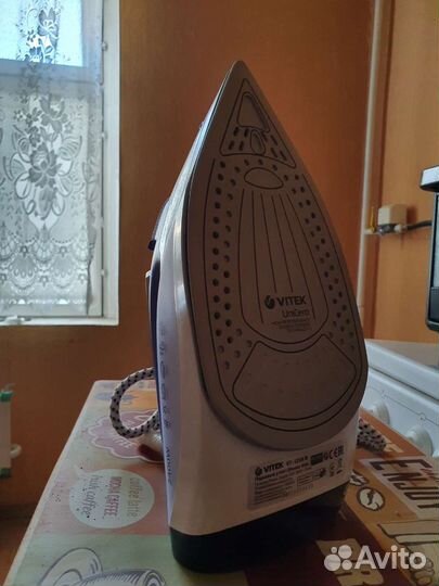 Утюг Vitek