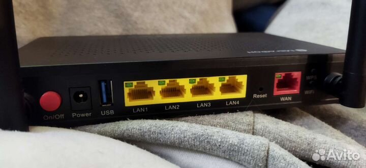 Продам роутер мегафон fr1000-2.поддержка 4g модема