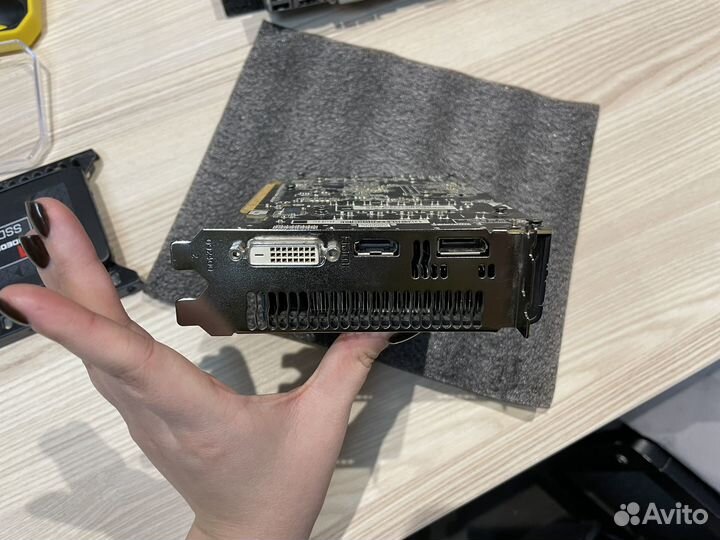 Видеокарта RX 570 Sapphire pulse itx 4 gb