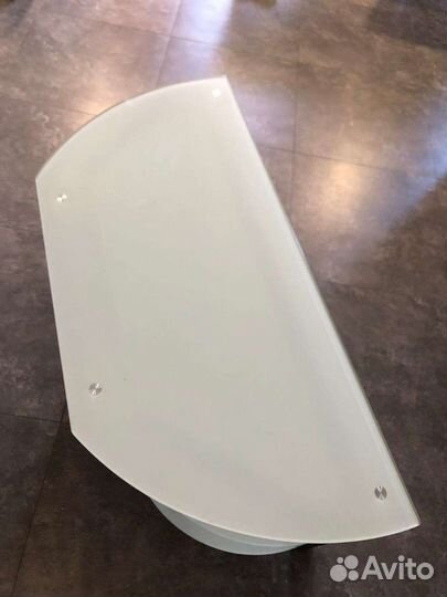 Стол для аппаратуры