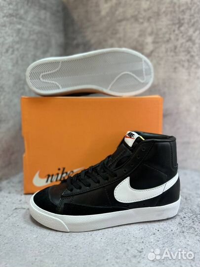 Кроссовки женские Nike Blazer Mid 77 черные