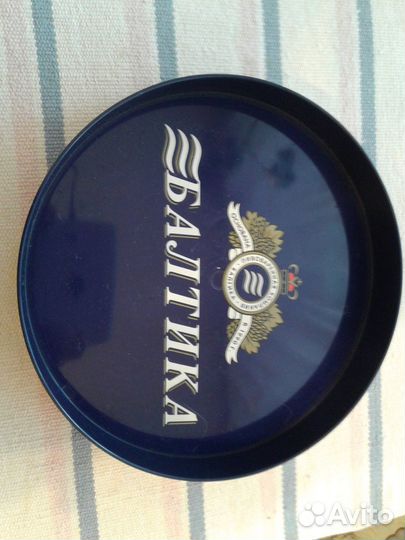 Поднос пластиковый,фирменный