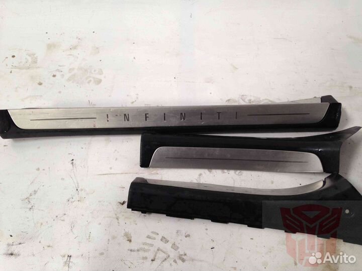 Накладка на порог внешняя Infiniti Fx35/45 S50