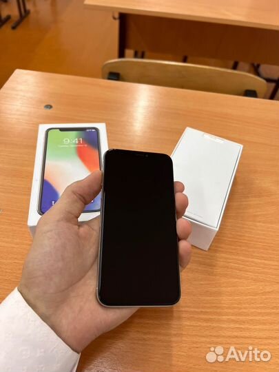 iPhone X, 64 ГБ