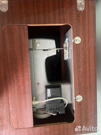 Машинка швейная с эл. приводом Чайка 142м