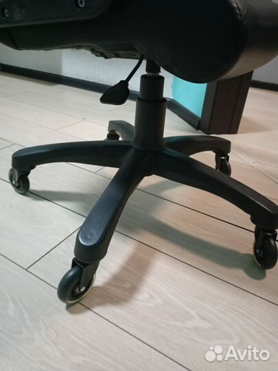 Компьютерное кресло