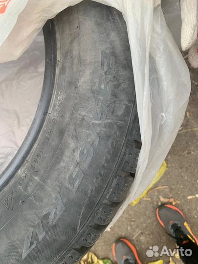 Pirelli Ice Zero 235/65 R17