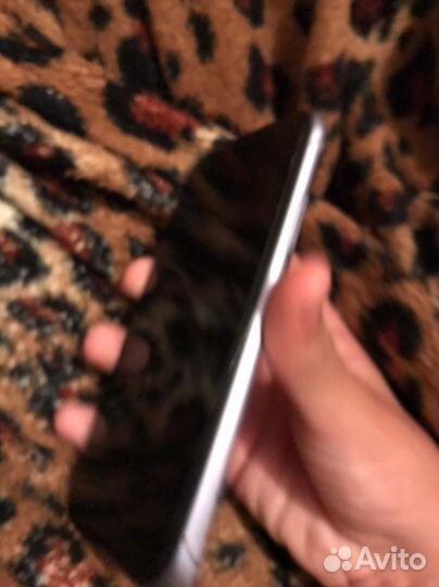 Телефон iPhone 11