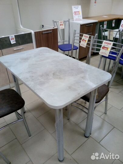 Кухонный стол