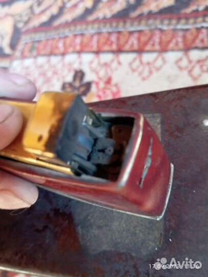 Зажигалка газовая