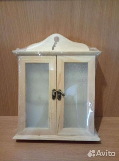 Ключница, крючок для полотенца