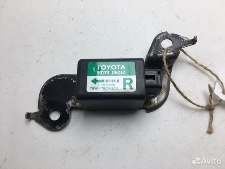 Датчик Airbag передний правый Toyota Windom VCV10