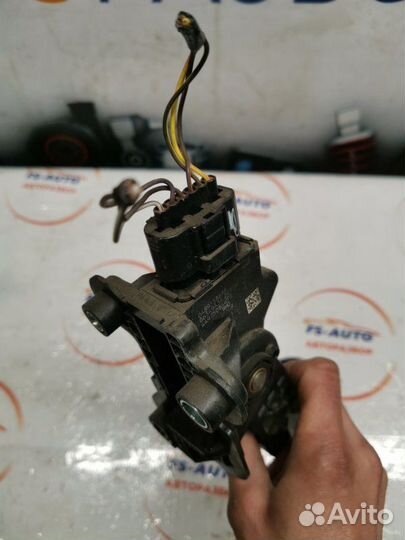 Педаль газа Dodge Caliber 1.8 EBA 2007