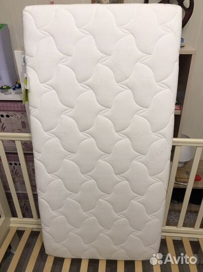 Детская кроватка и матрас