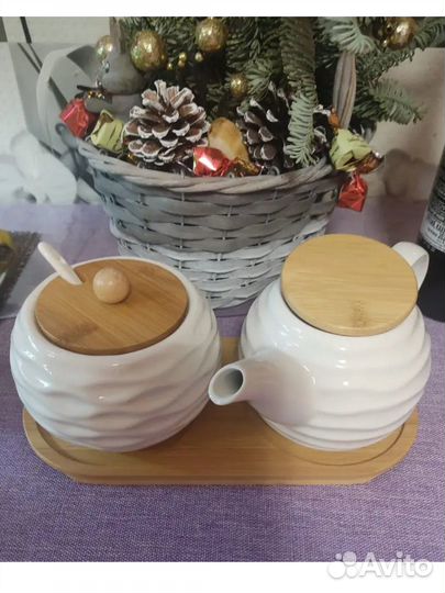 Фарфоровый чайный набор новый