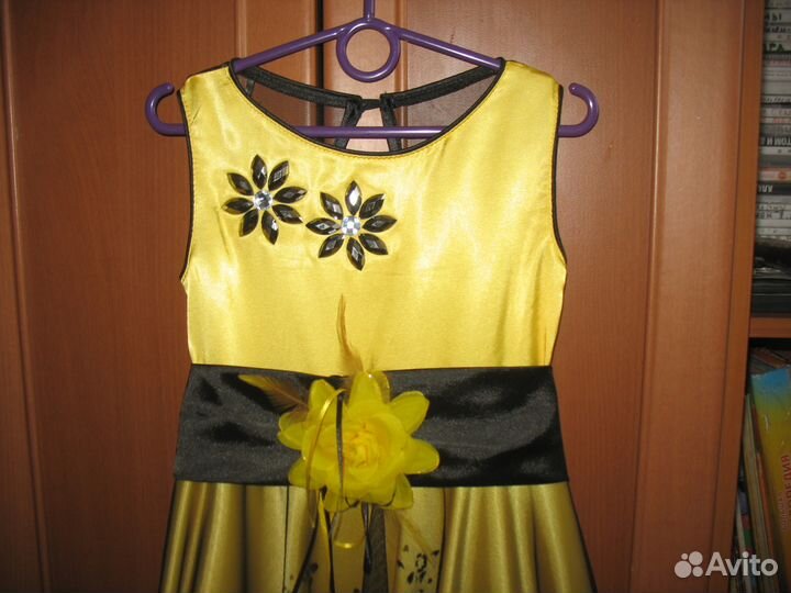 Платье нарядное