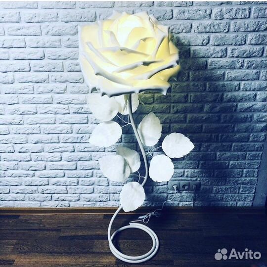 Роза ростовая светильник