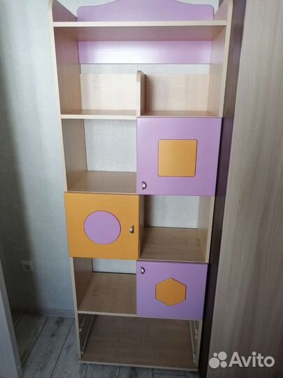 Детская мебель бу (шкаф и стол)