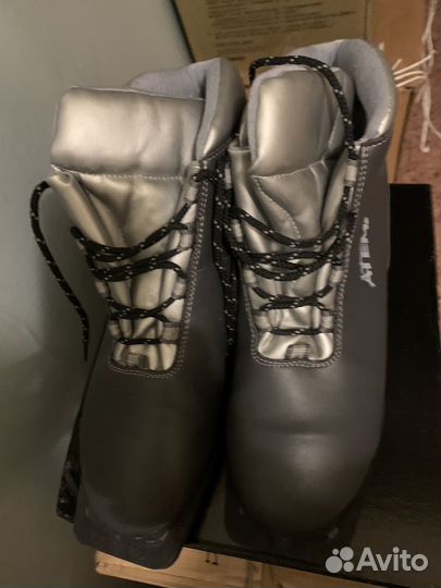 Ботинки лыжные
