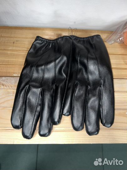 Перчатки черные