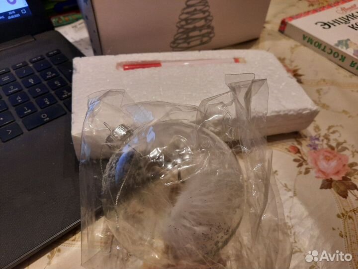 Новогодний шар и маркер