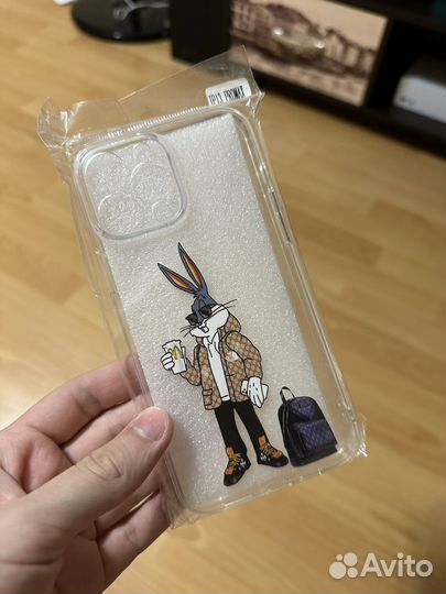 Чехол и защитное стекло на iPhone