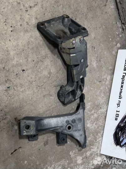 Опоры двигателя (лапы) BMW E36 мотора M50