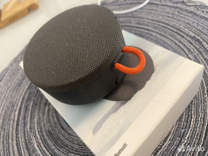 Колонка Mi Portable Bluetooth Speaker
