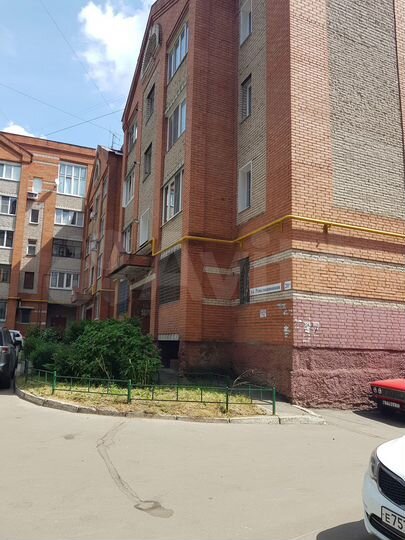 2-к. квартира, 77 м², 1/4 эт.