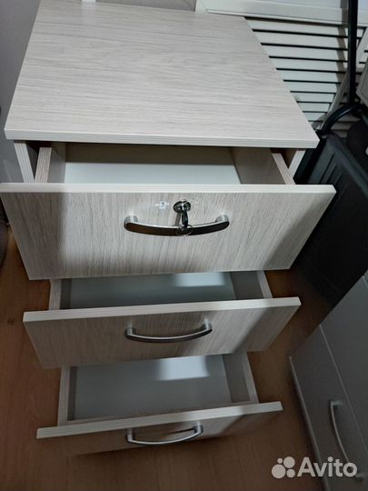 Тумба офисная с ящиками