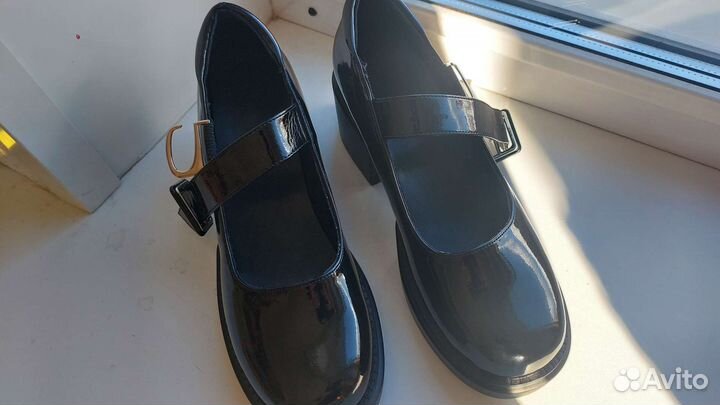Туфли женские 37 размера, новые, лакированная кожа