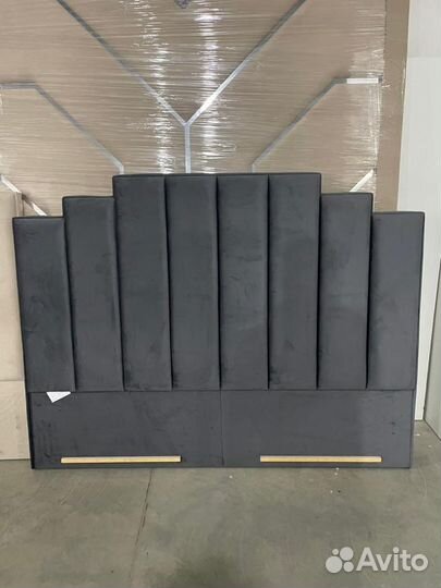 Кровать