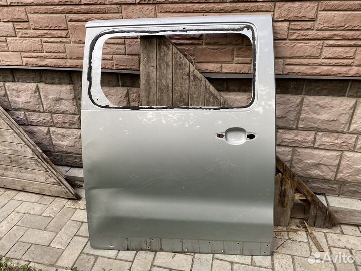 Сдвижная дверь Peugeot Traveller правая