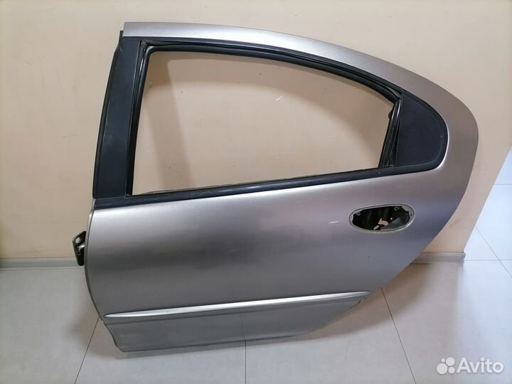Дверь задняя левая Dodge Intrepid 1998-2004