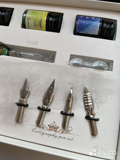 Каллиграфия: книга и набор для каллиграфии