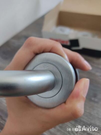 Дверная ручка с с/т накладкой