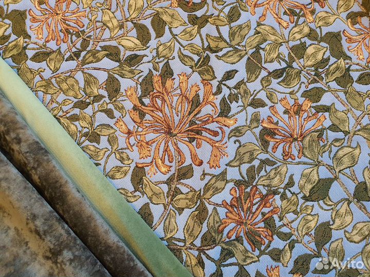 Ткань гобеленовая Жимолость на голубом Мор