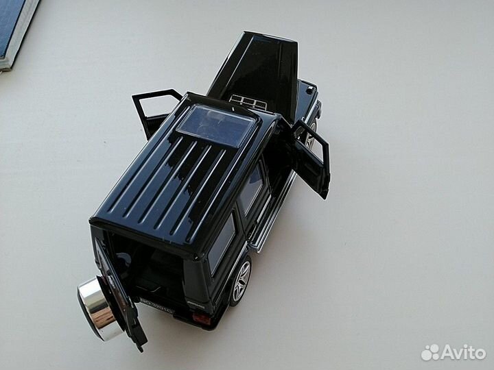 Модель марки Mercedes-Benz AMG G65