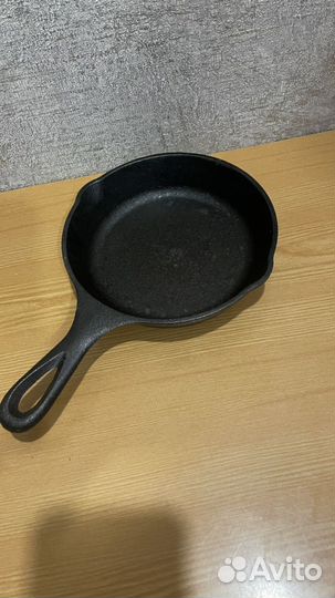 Чугунная сковородка