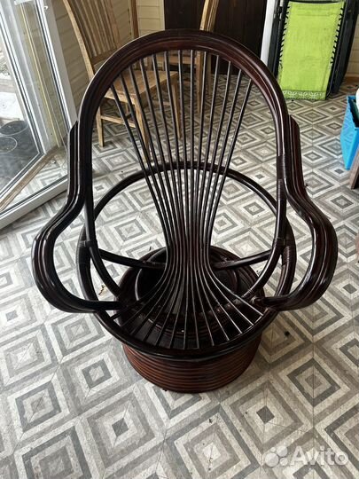 Кресло качалка из ротанга бу