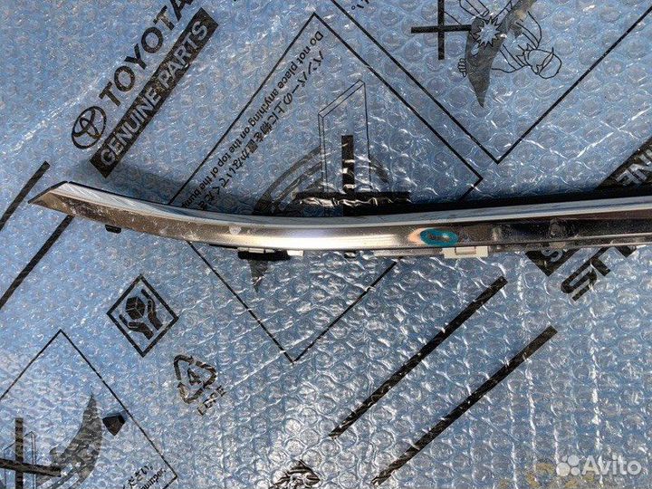 Молдинг стекла задний правый Lexus Nx200 2017